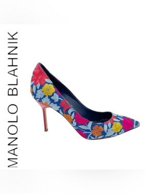 Manolo Blahnik BB 90 Blue Floral Embroidered Pointed Toe Pumps Stiletto Heels 38
